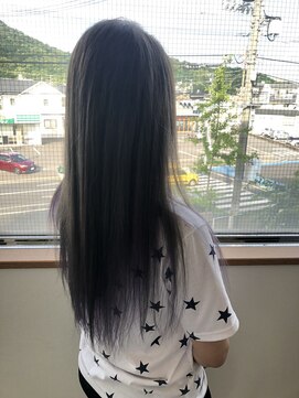 ヘアアンドメイク ムーア(Muuua) グレージュベースのインナーカラー