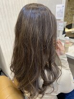 ヘアーサロン キー(Key)&nbsp;ナチュラルに透明感をプラス♪シルバーアッシュバレイヤージュ