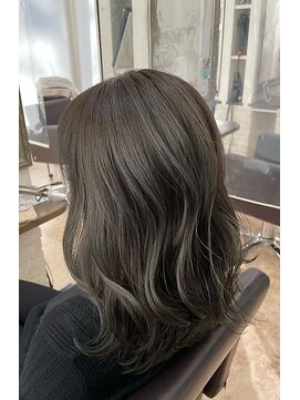 リッシュ 都賀店(Lish) ブリーチなしのシルバーアッシュグレージュ