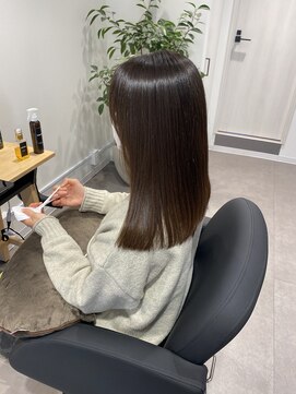 キュー(CEU) ストレートアッシュ系くすみベージュ