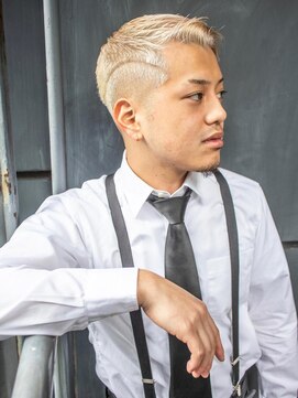 エイトメン 上野店(EIGHT MEN) ホワイトカラー×スキンフェード