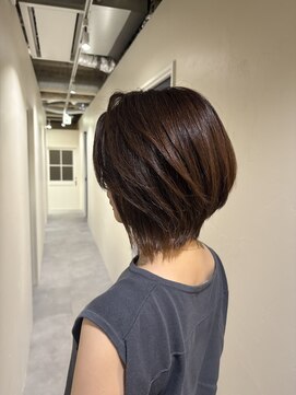 ビー(Be) ショートボブ外はね