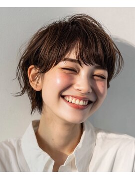 ルシードスタイル アウラ 松戸市五香(LUCIDO STYLE Aura) 顔周りにラウンドバングを取り入れたウェット質感のショート