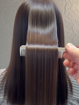 ソオスフェール(SO sphere)の写真/白髪染めを“艶活”に。美しく整う次世代エイジングカラー。自然な艶としなやかさを叶える大人の美髪へ♪