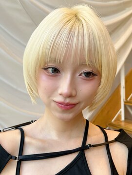 バイオレット 表参道店(Violet) ミディアムレイヤーボブカットシースルーバング顔周りカット触覚