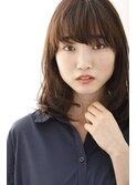 毛束感　ストレートセミロングスタイル