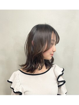 カラフェ(carafe) シースルーバング・韓国風レイヤーカット