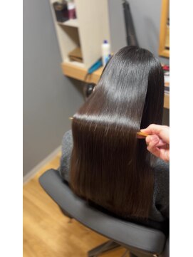 スリーク バイ ロイ 円町本店(sleek by roy) 広がる方にオススメの髪質改善ストレート。