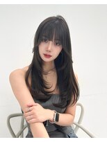 ダンス 渋谷(DANCE) ぱっつん前髪斜めバンググレーベージュレイヤーロング韓国ヘア