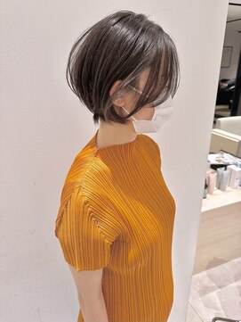 ステア ケース(stair case) 大人かわいいゆとりショートボブ長め前下がり小顔ショート