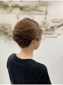 ちょっとルーズな夜会巻き風アレンジ