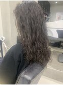 ロングヘアのハードなツイストスパイラルパーマ！美由紀