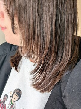エッセンス(essence) ミディアムレイヤースタイル　　　ーブラウンカラーverー