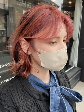 カムジーヘッドカミノウラ(COMEGHEAD KAMINOURA) ピンクベージュ丸みショートボブマッシュショートくびれショート