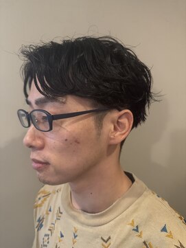 ヘアールーム コージープラス(COZY+39) センターパート×フェザーパーマ