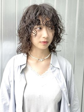 ジュリエッタ(giulietta) 黒髪ウルフ×スパイラルパーマ