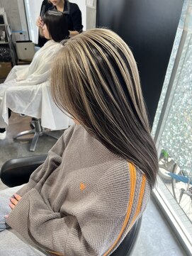 有名なアーティストHANAのY○RIと同じヘアスタイル☆