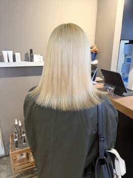 派手髪・ハイトーンカラー・デザインカラー・ブリーチ専門美容室の写真/似合う髪色を徹底追求！丁寧なカウンセリングとマンツーマン施術で理想の髪色へ♪