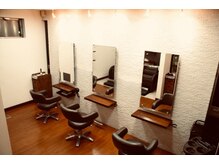 ローレン ヘアサロン(Loren hair salon)の雰囲気（アンティークで自然な空間。ゆったりしてます）