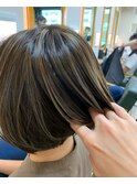 スタイルに立体感を出すハイライトカラー