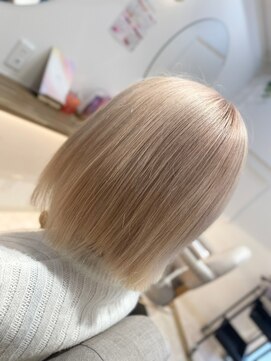 ラビス 浦和(Lovis) 魅力倍増カール/セミディ/シアーカラー/ダークアッシュ/姫カット