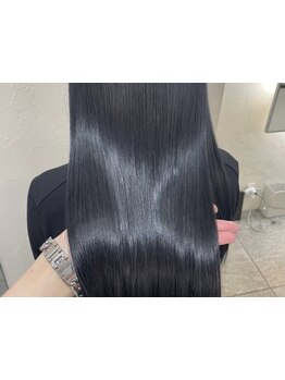 ダメージ最小限の縮毛矯正で上質な質感へ◇普段の生活が楽に、扱いやすいストレートヘアを実現◎【塩尻市】