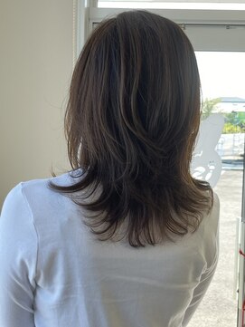 イズミー(is me.) 大人セミロング