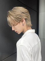 トルネード(TORNADO)&nbsp;ハイトーンカラー センターパートウルフカット 韓国ヘア 7s418