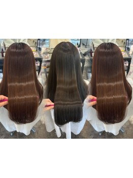 厳選された商材を使用。髪の芯からうるおいを与え、艶髪の韓国風を叶える＊