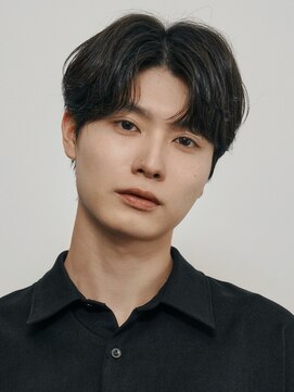 バイフィフス 原宿/表参道(by fifth) ◇センターパート 韓国ヘア ニュアンスパーマ