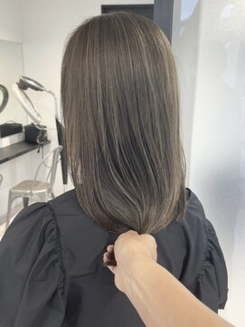 ジルチ ヘアー(Zilch hair) 白髪ぼかしハイライト/ショートカット/40代50代/【西長堀駅】