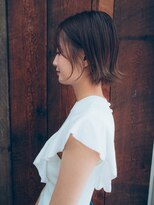 アマリス(Amaris)&nbsp;ミディアム外ハネスタイルレイヤー/ショート/韓国風/庭瀬/中庄