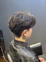 ビーダンディー(Bee dandy) ビジネスツーブロックショート フェザーパーマ センターパート
