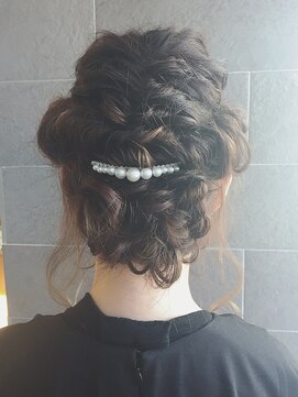 フォルメージ(formage) 編みねじりアレンジ