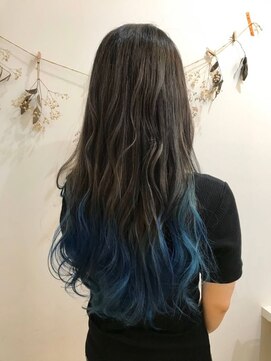 ノルン バイ シェリッシュ(Norn by sheriche) グレー×ブルーグラデーション