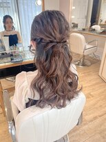 ネオリーブ チロル 横浜西口店(Neolive CiroL.)&nbsp;パーティーヘアセット：ふわふわハーフアップ