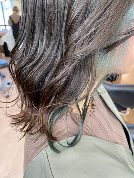 シャンプーボーイ ヒノ(SHAMPOO BOY Hino) インナーカラー×グリーン