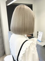 ルーブ トウキョウ(Loob. TOKYO)&nbsp;ハイトーンボブレイヤーカットブリーチダブルカラーベージュ韓国