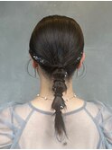 ヘアアレンジお呼ばれヘアローポニータイトヘア金箔アレンジ