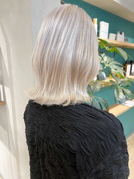 エミス バイ メルト 吉祥寺(emis by melt) 【堀惠】抜きっぱなしブランド吉祥寺ブリーチカラー20代髪質改善