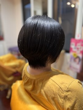 エマニエル(emanuel) ひし形ミディアムショート