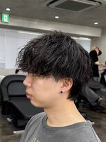 ニコ トウキョウ ロジック(nico TOKYO Logic)&nbsp;波巻きパーマセンターパートスパイラルパーマツイストパーマ韓国