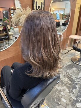 チャプター 問屋町(chapter) ケアブリーチミルクティーベージュカラーレイヤーカット韓国ヘア