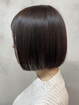 エルフレームバイワンラヴェスト(L'FLAME by one Lovest) 首元すっきり、まとまるコンパクトボブ