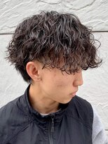 ジーニー 本厚木(Genie)&nbsp;フェザーパーマサーフカール刈り上げセンターパート