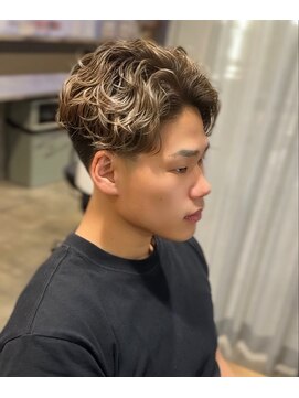 リア(Li'a) テーパーフェード/バレイヤージュカラー /ラルフカール