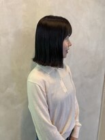 コム(COM) 切りっぱなしボブ