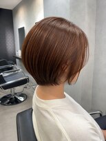 ソラヘアー(SORA hair)&nbsp;首元すっきり艶ブラウンの丸みショートボブ　10代20代