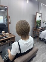 リイ(Lii)&nbsp;レディース　ショート　ウルフ　ウルフカット　ブリーチ