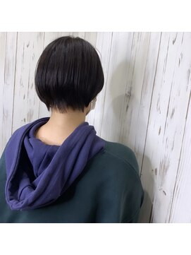 アンダーバーホワイト 南海難波店(_WHITE) 丸みショート